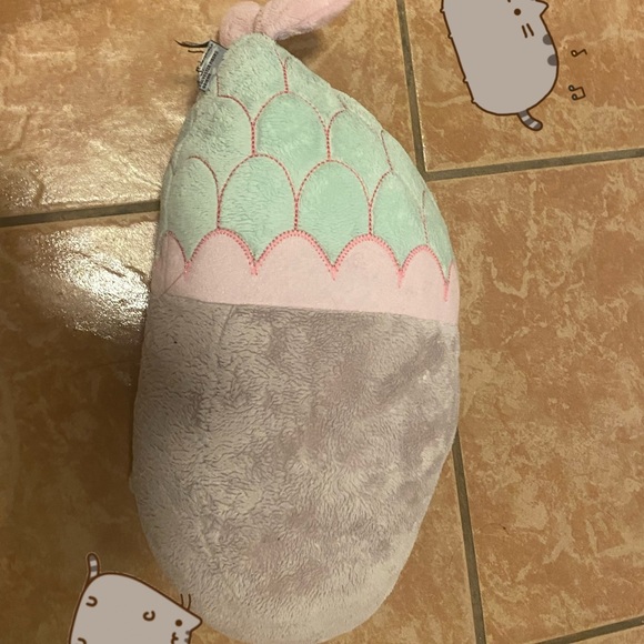 Cute plusheen mermaid plush. - Picture 3 of 3